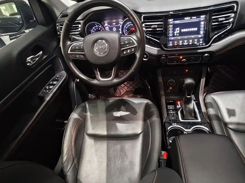 JEEP GRAND COMMANDER