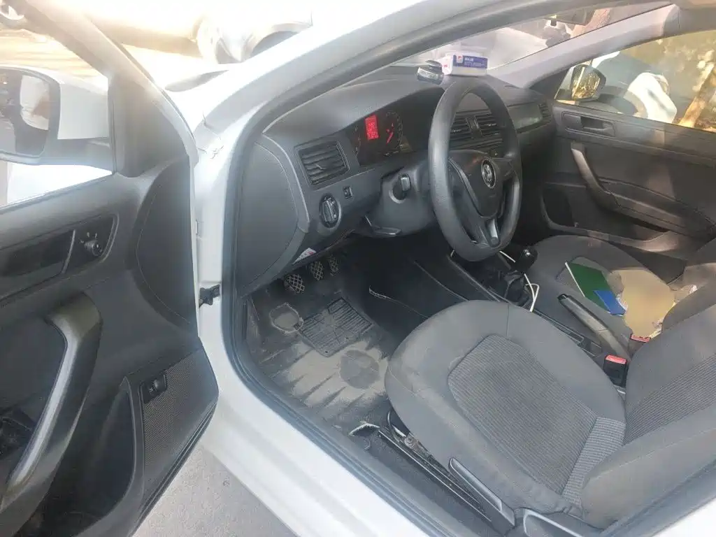 Volkswagen Santana — миниатюра 12