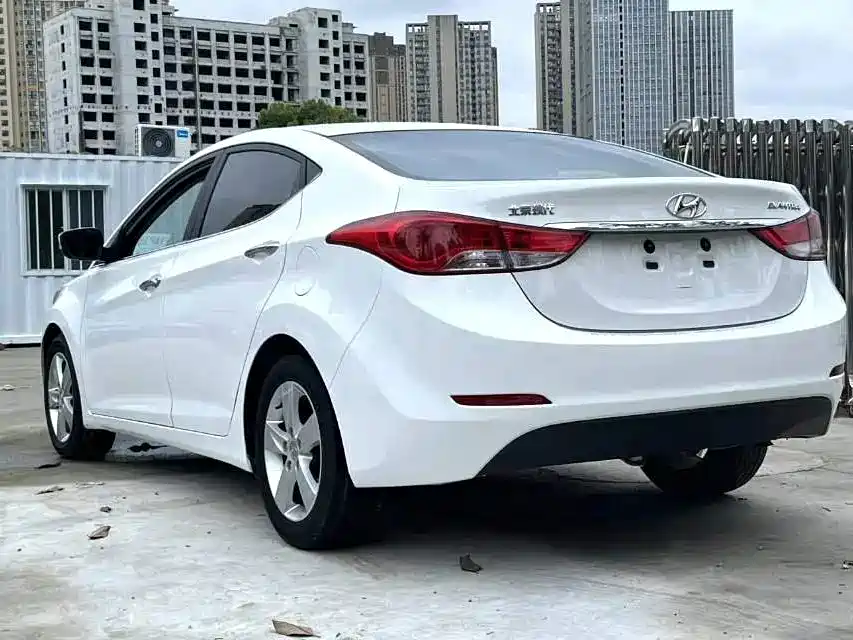 Hyundai Elantra Langdong — миниатюра 8