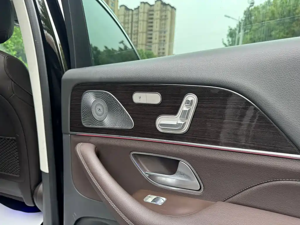 Mercedes-Benz GLE (Import) — миниатюра 17