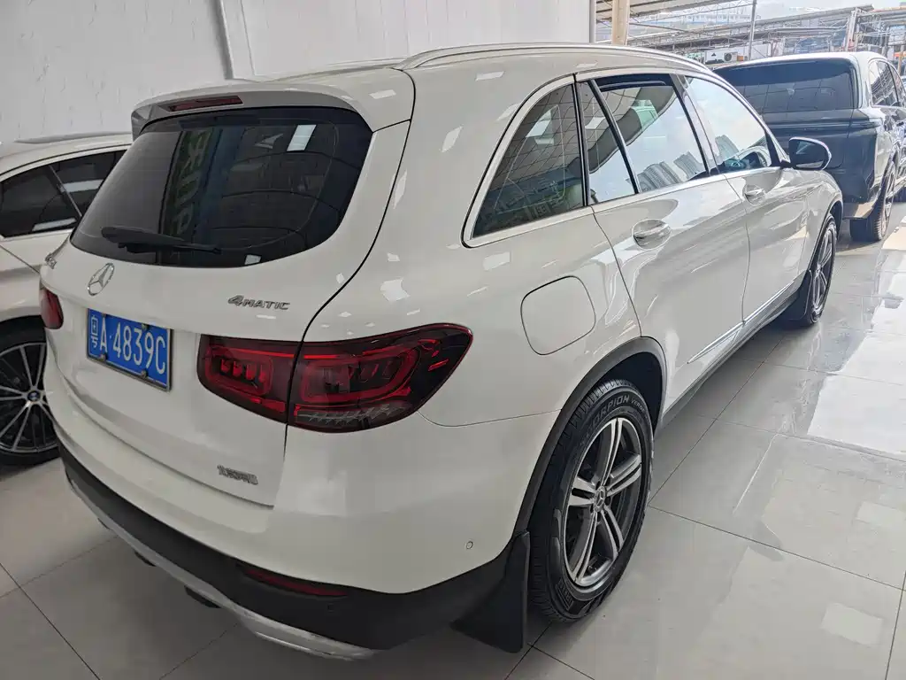 MERCEDES-BENZ GLC