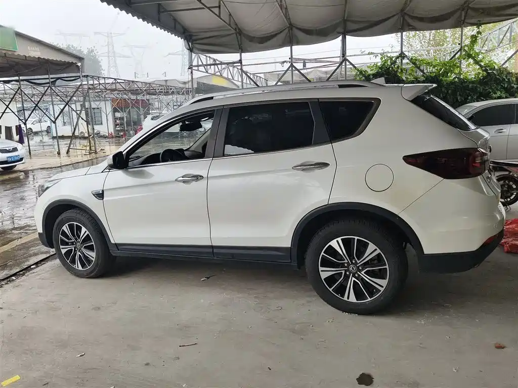 DONGFENG AX7