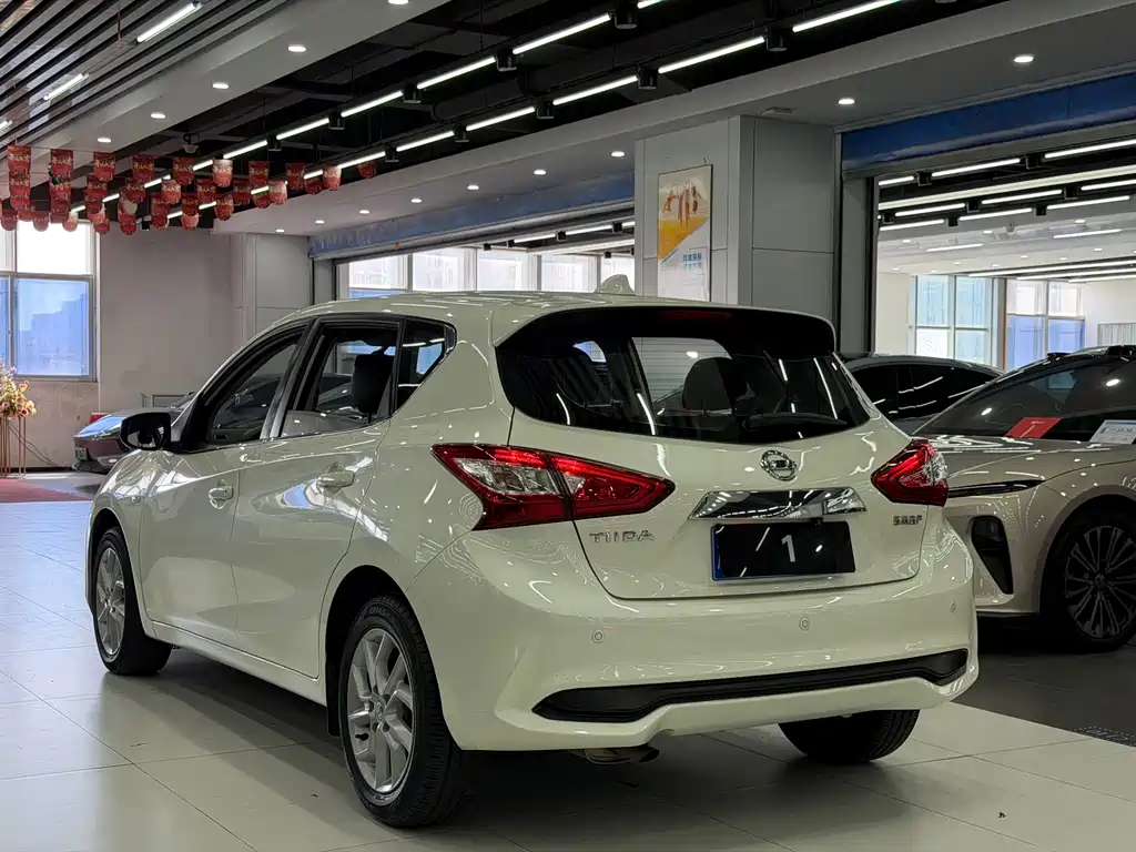 Nissan Tiida — миниатюра 11