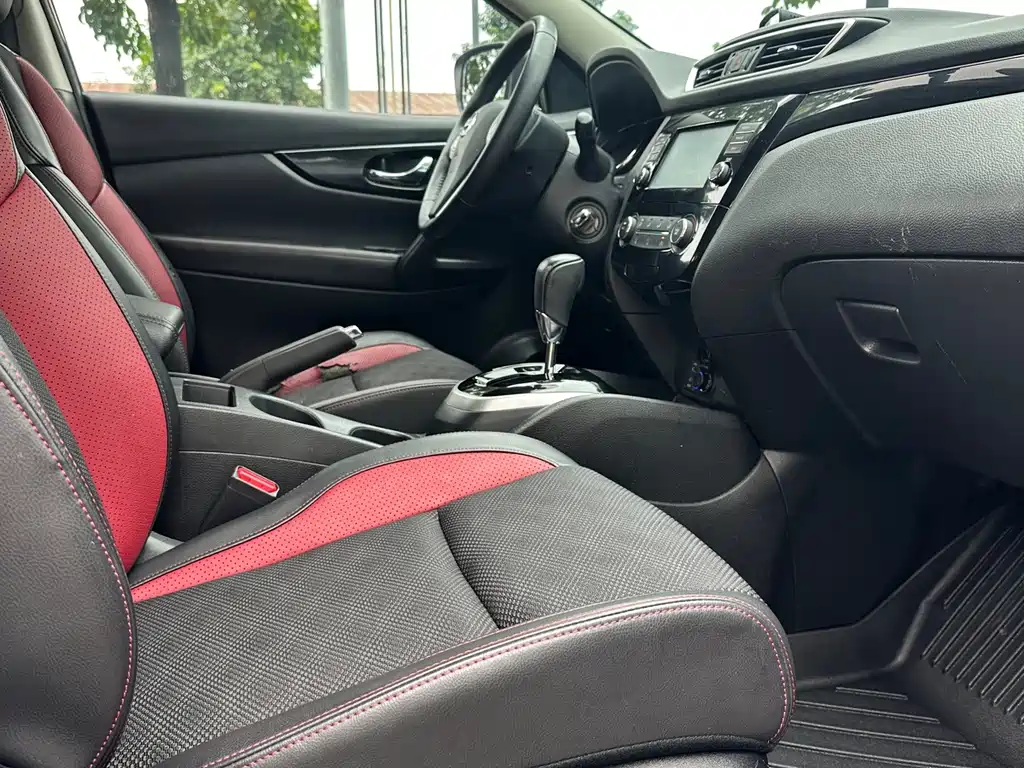 Nissan Qashqai — миниатюра 13