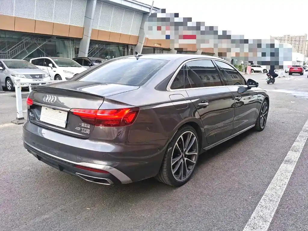AUDI A4L