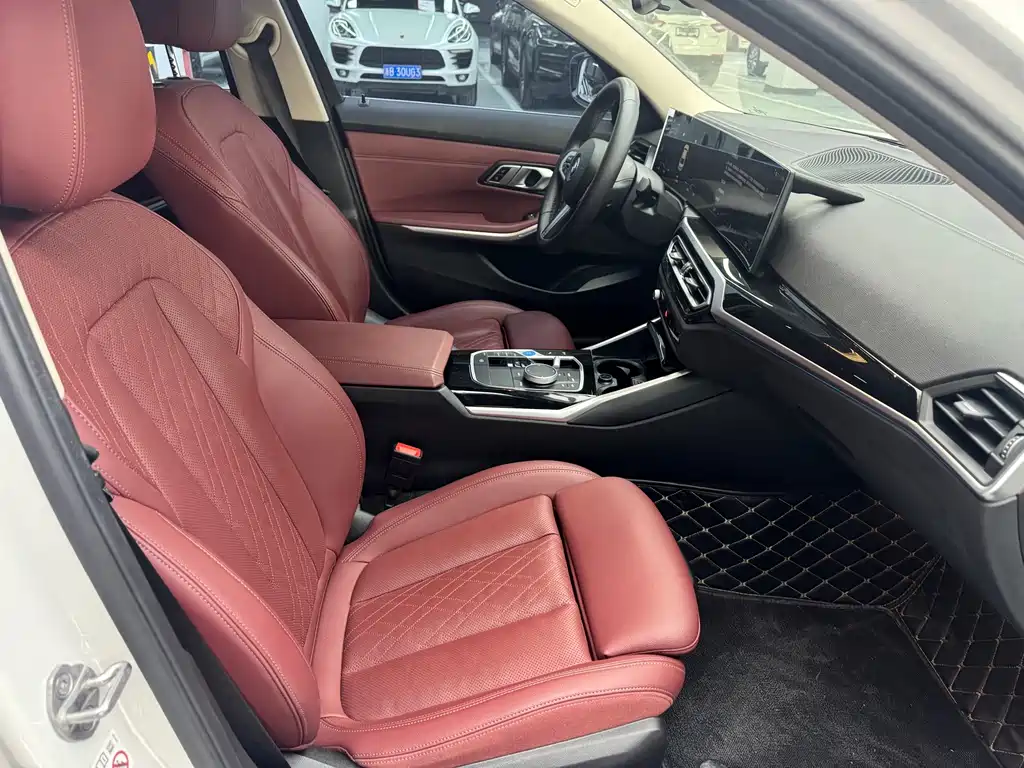 BMW i3 — миниатюра 11