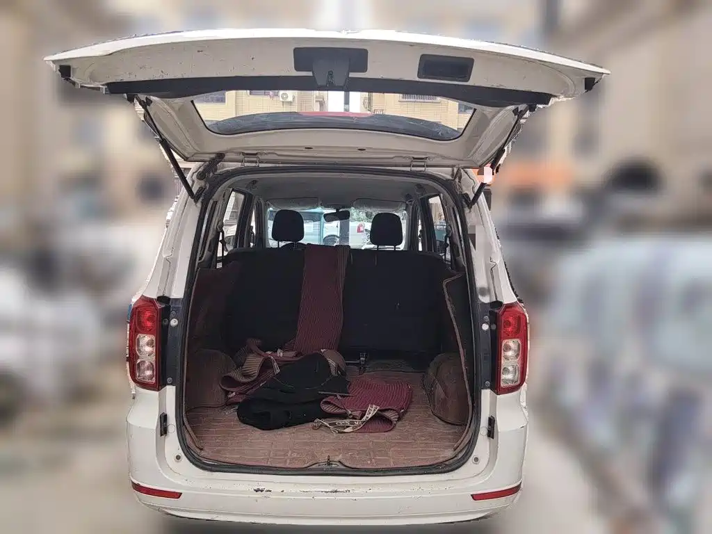 Wuling Hongguang — миниатюра 10