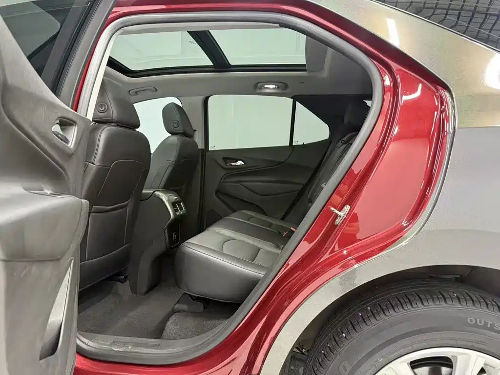 Chevrolet Equinox — миниатюра 17