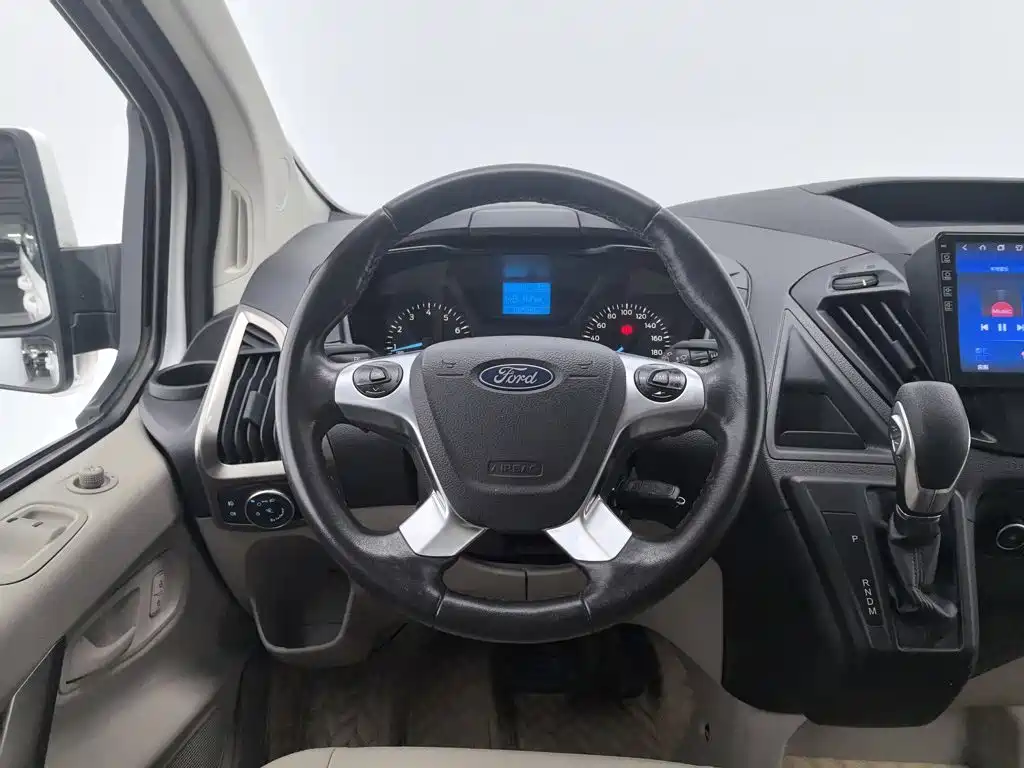 Ford Tourneo — миниатюра 11