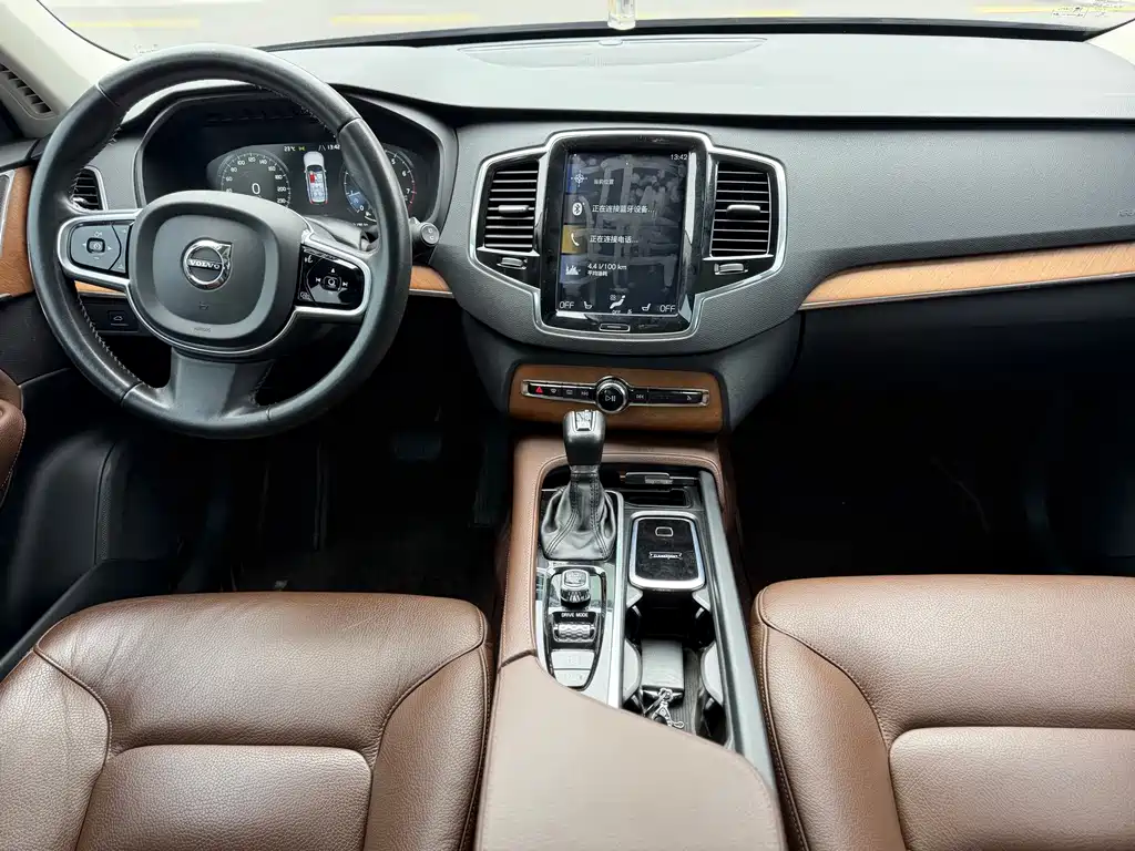 Volvo XC90 — миниатюра 8