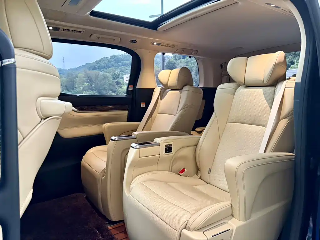 Toyota Alphard 2021 2.5L Luxury