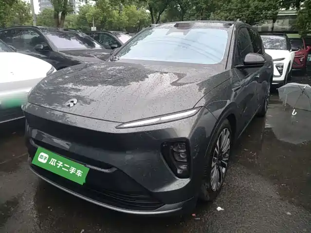 NIO ES8