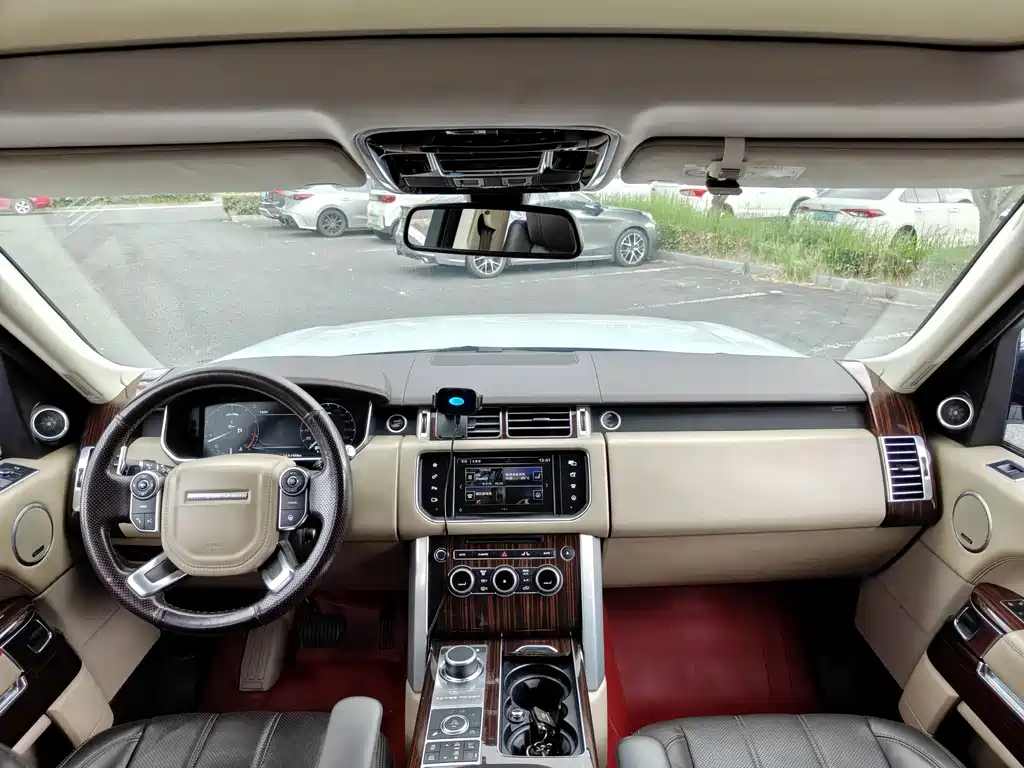 Land Rover Range Rover — миниатюра 4