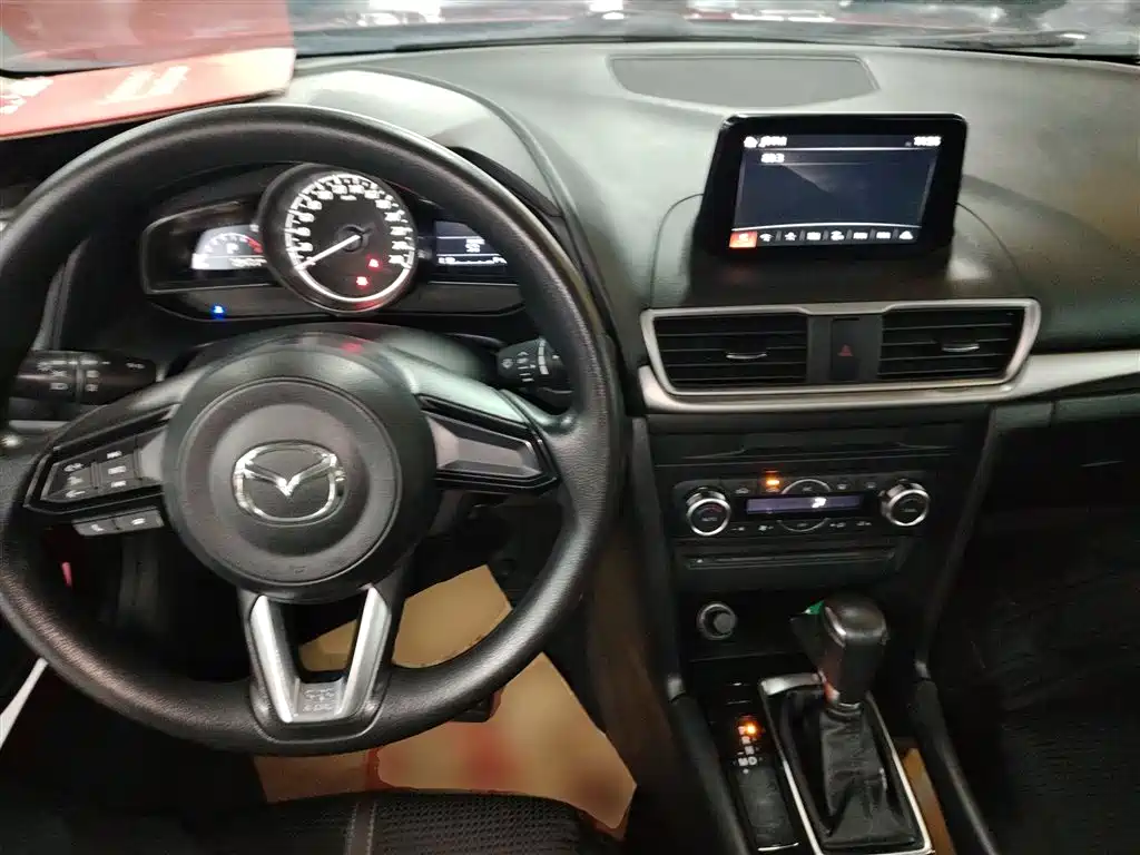 Mazda Mazda3 3 2019 1.5L AT Luxury VI