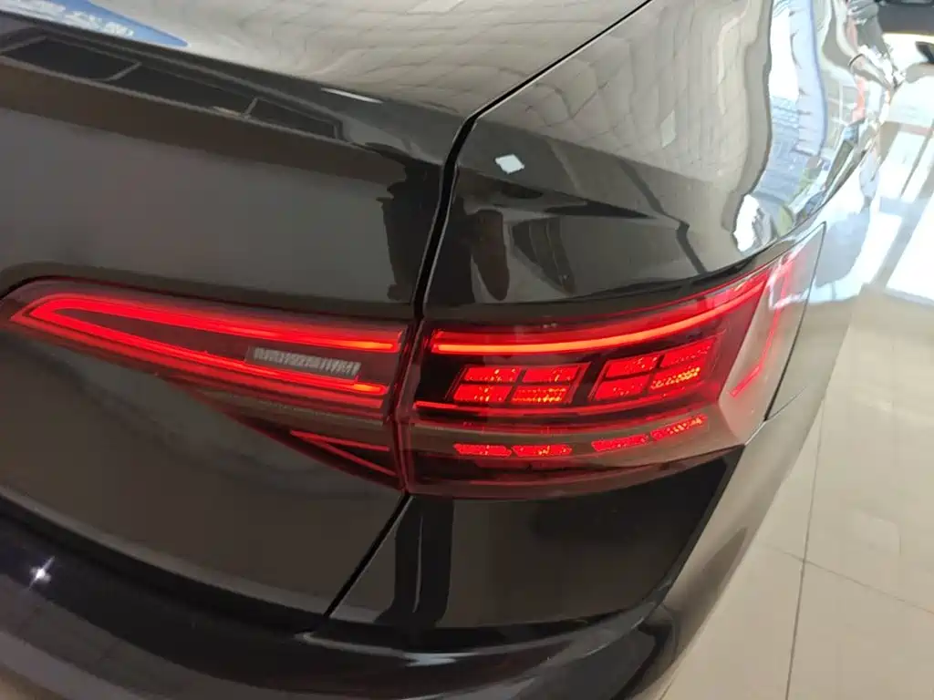 Volkswagen Sagitar — миниатюра 8