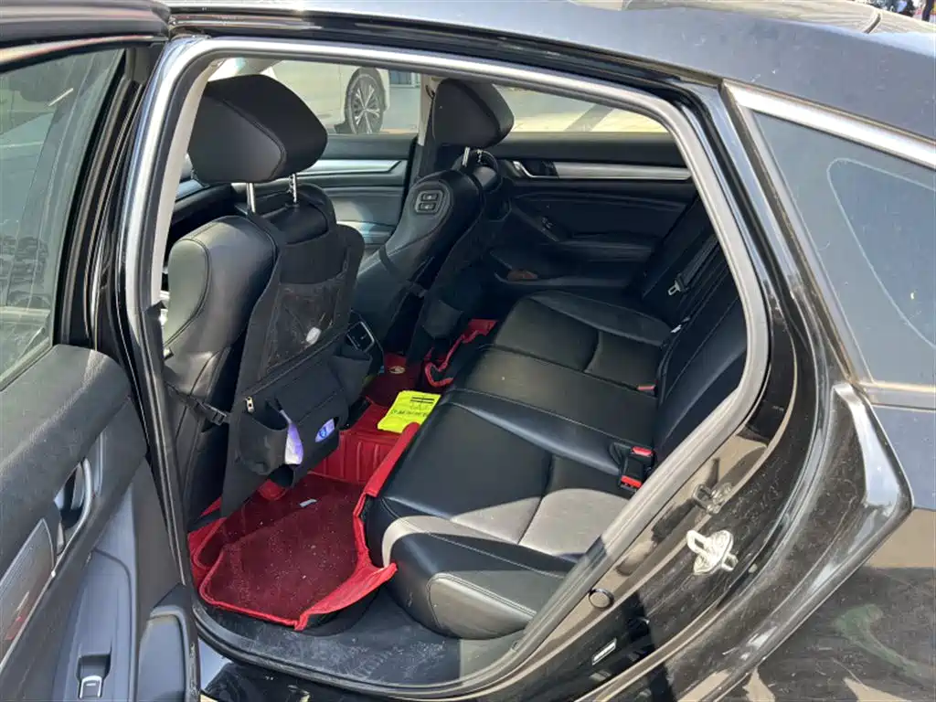 Honda Accord — миниатюра 6