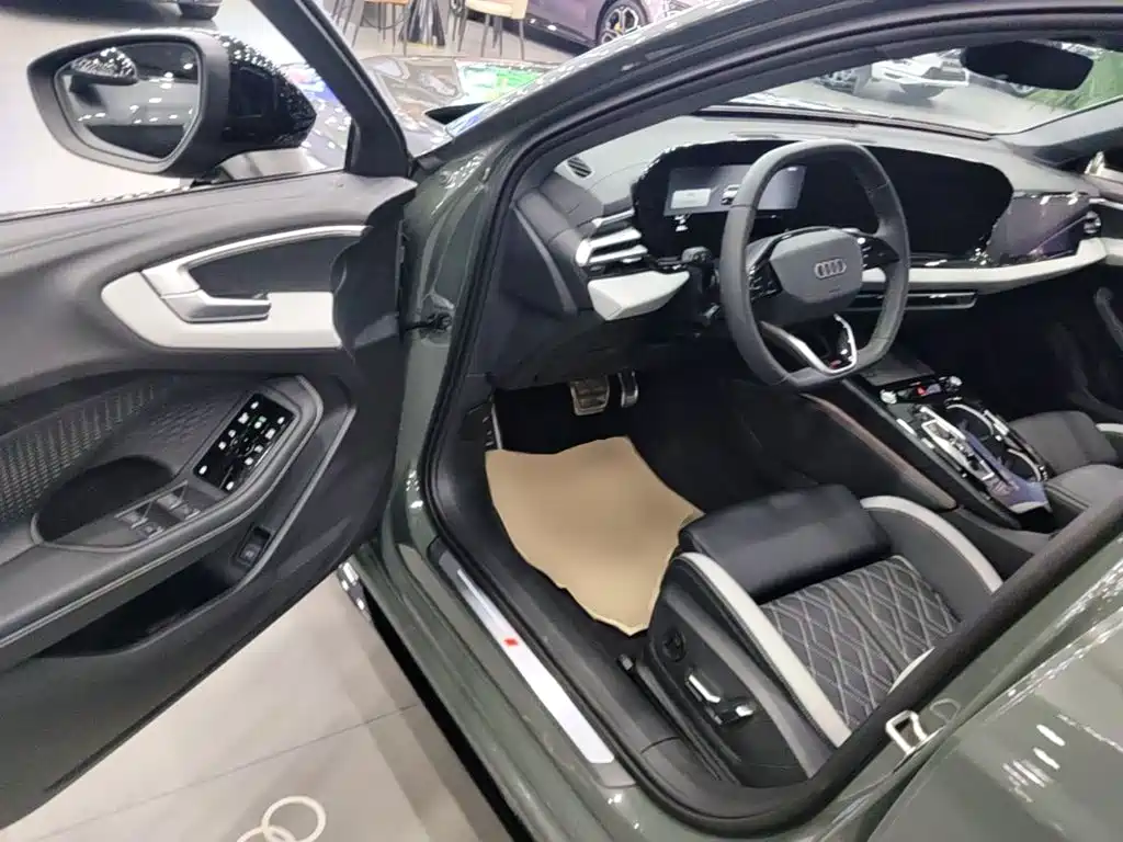 Audi Audi A5L — миниатюра 16