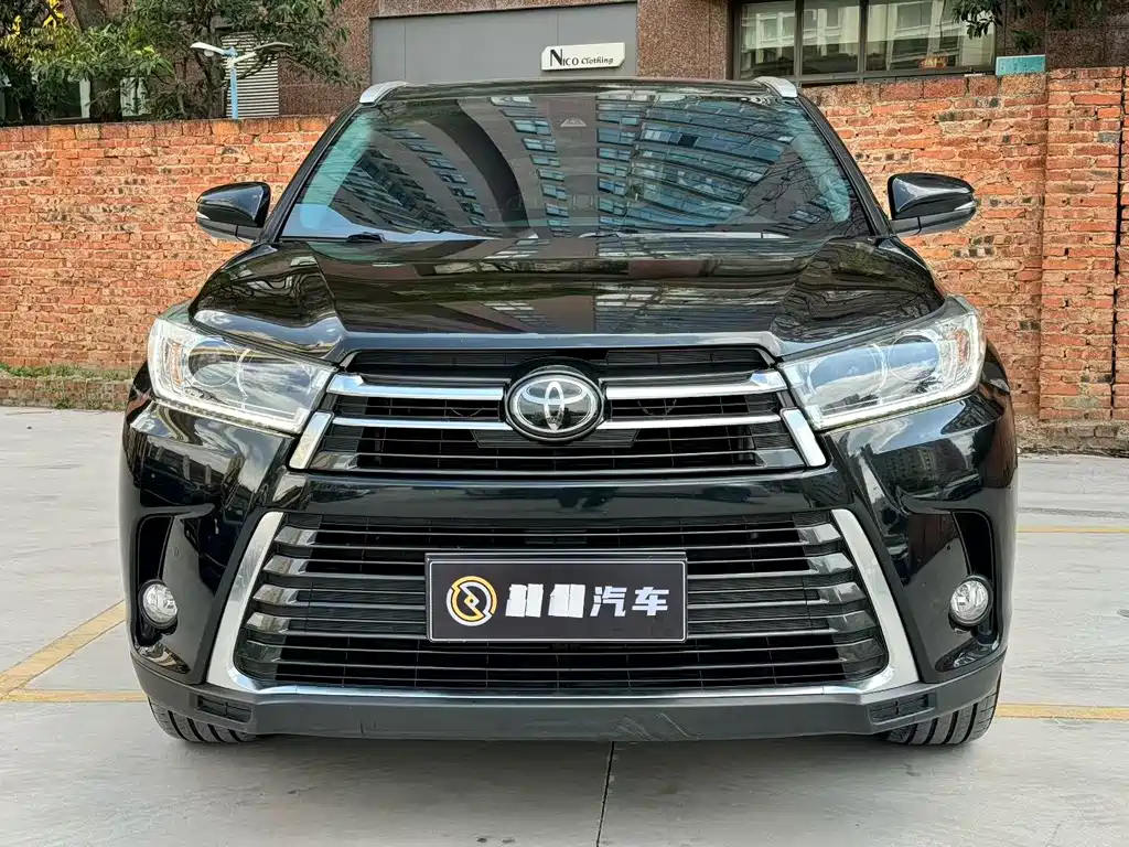 TOYOTA HIGHLANDER