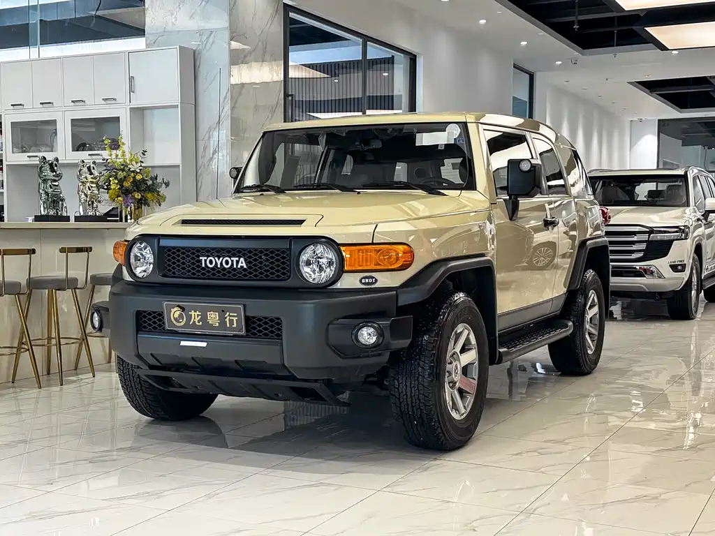 Toyota FJ Cruiser FJ 2023 4.0L AT