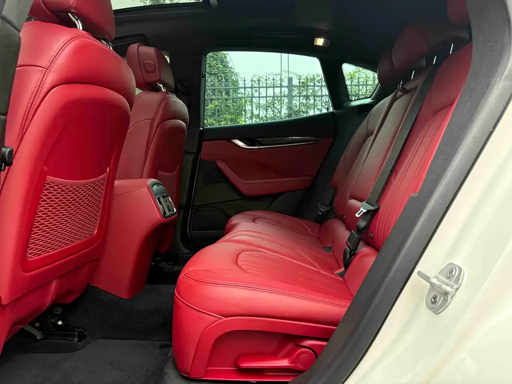 Maserati Levante — миниатюра 5
