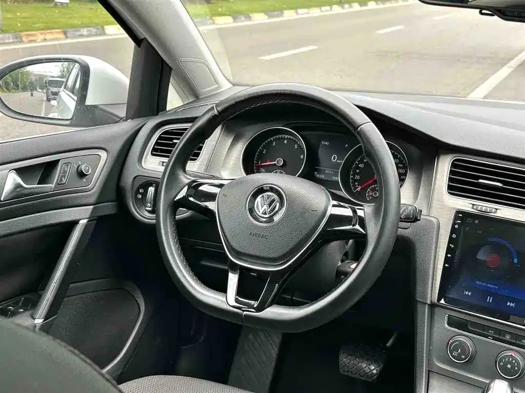Volkswagen Golf 2014 1.4TSI AT Comfort
