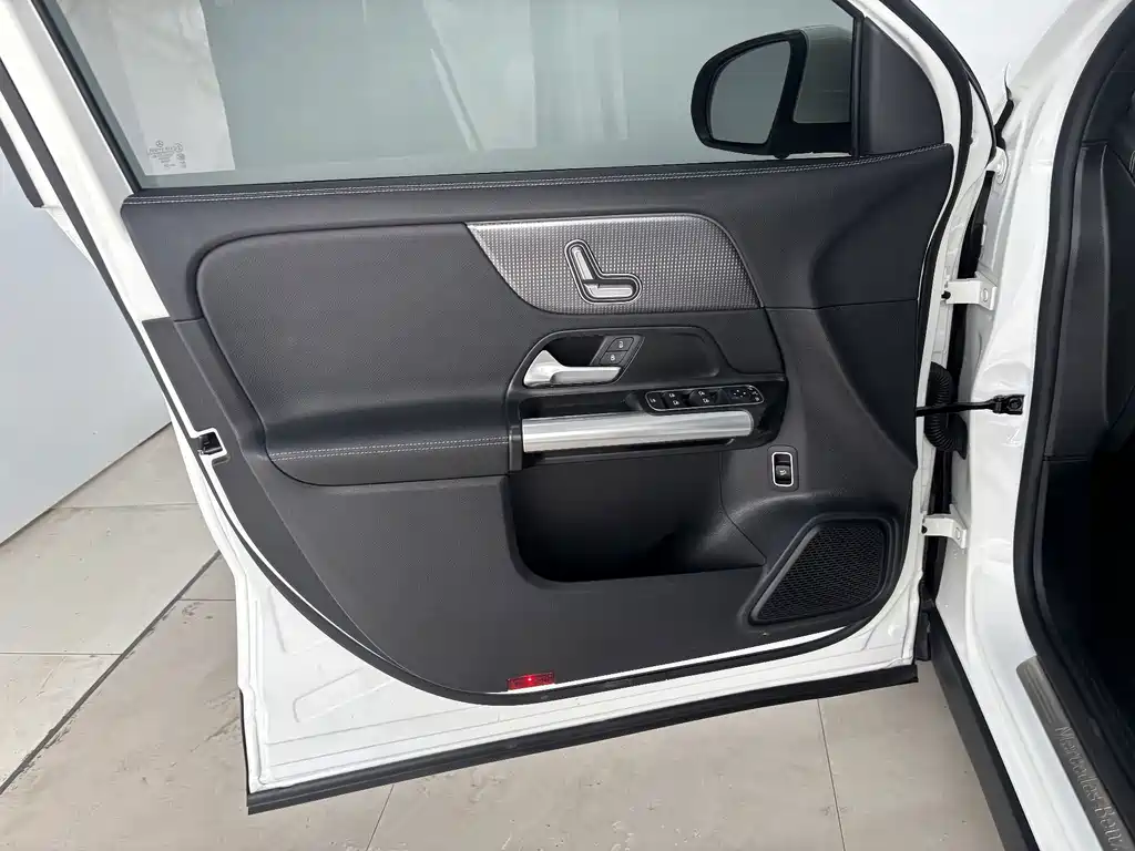 Mercedes-Benz GLA — миниатюра 7