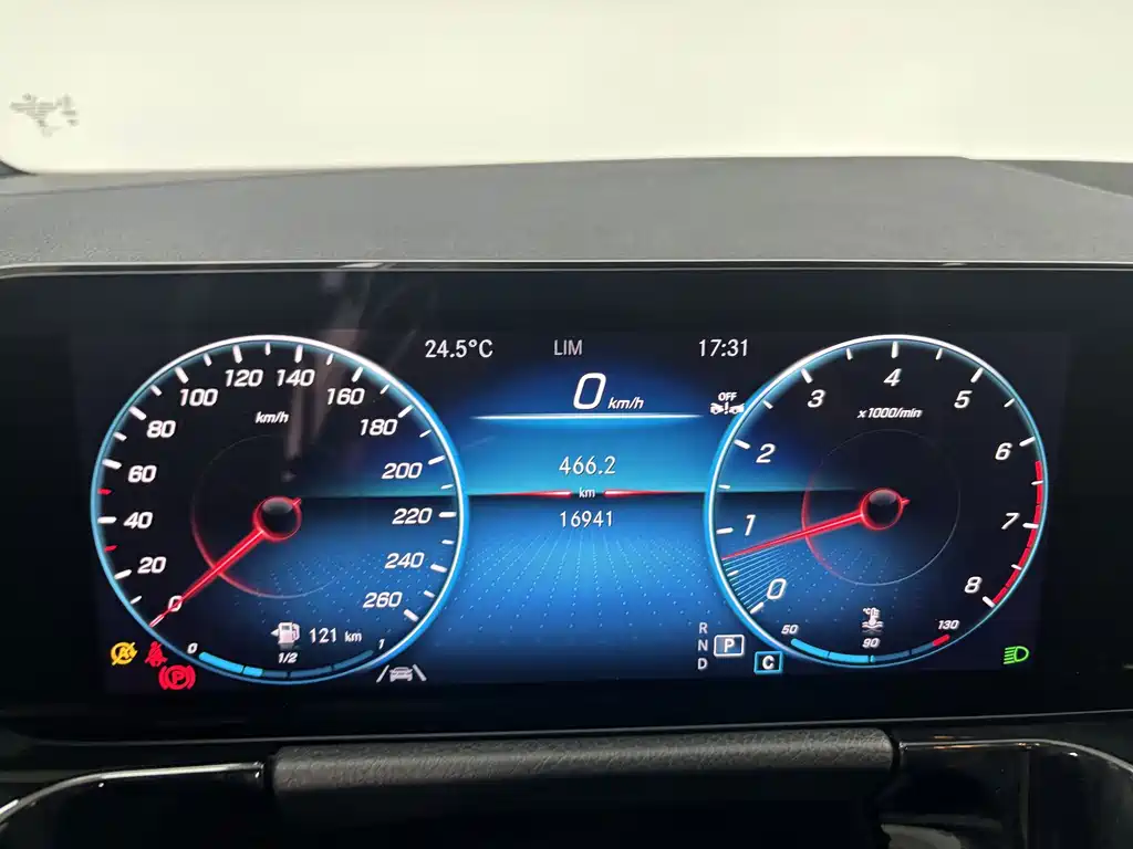 Mercedes-Benz GLA — миниатюра 13