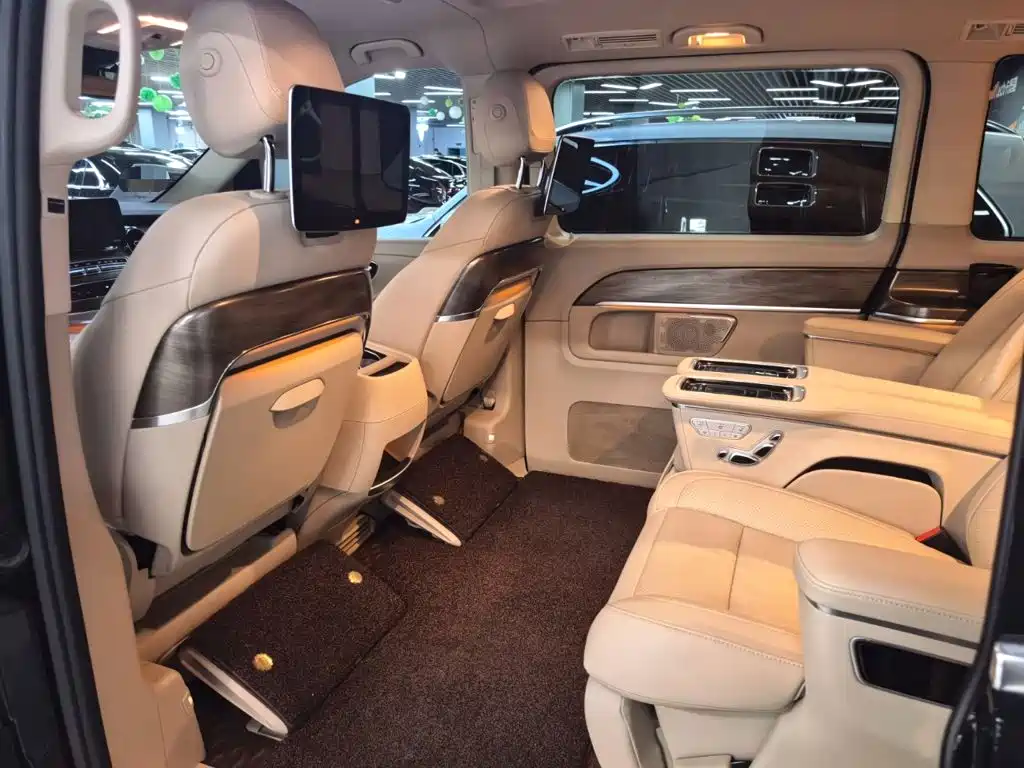 Mercedes-Benz V-Class — миниатюра 15
