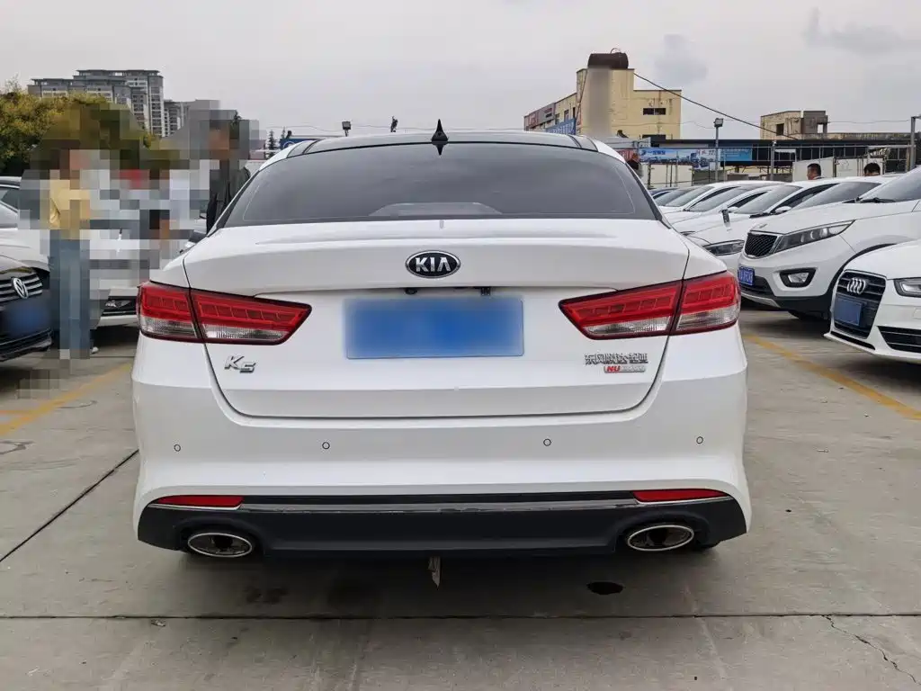 Kia K5 — миниатюра 6