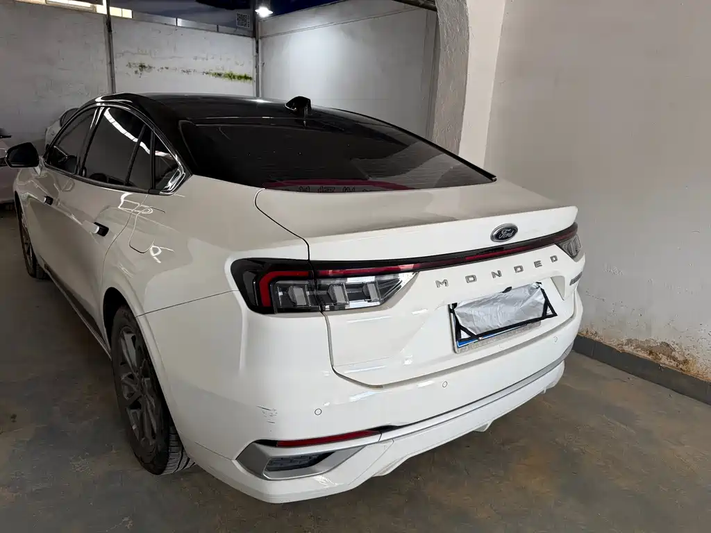 Ford Mondeo — миниатюра 7