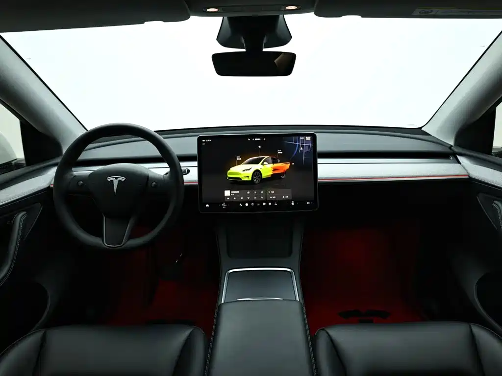 Tesla Model Y — миниатюра 15