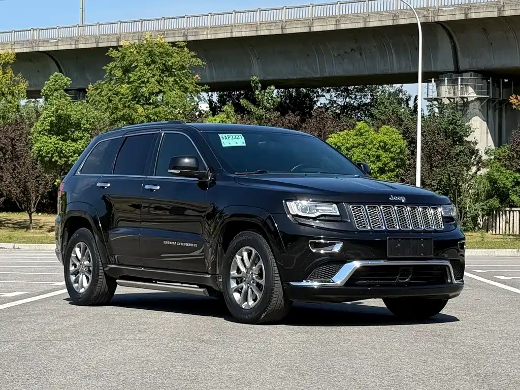 Jeep Grand Cherokee (Import) — миниатюра 3