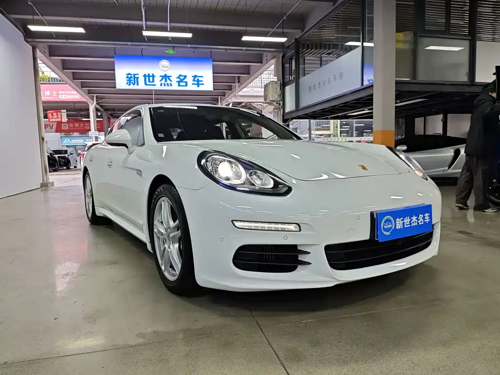 Porsche Panamera — миниатюра 3
