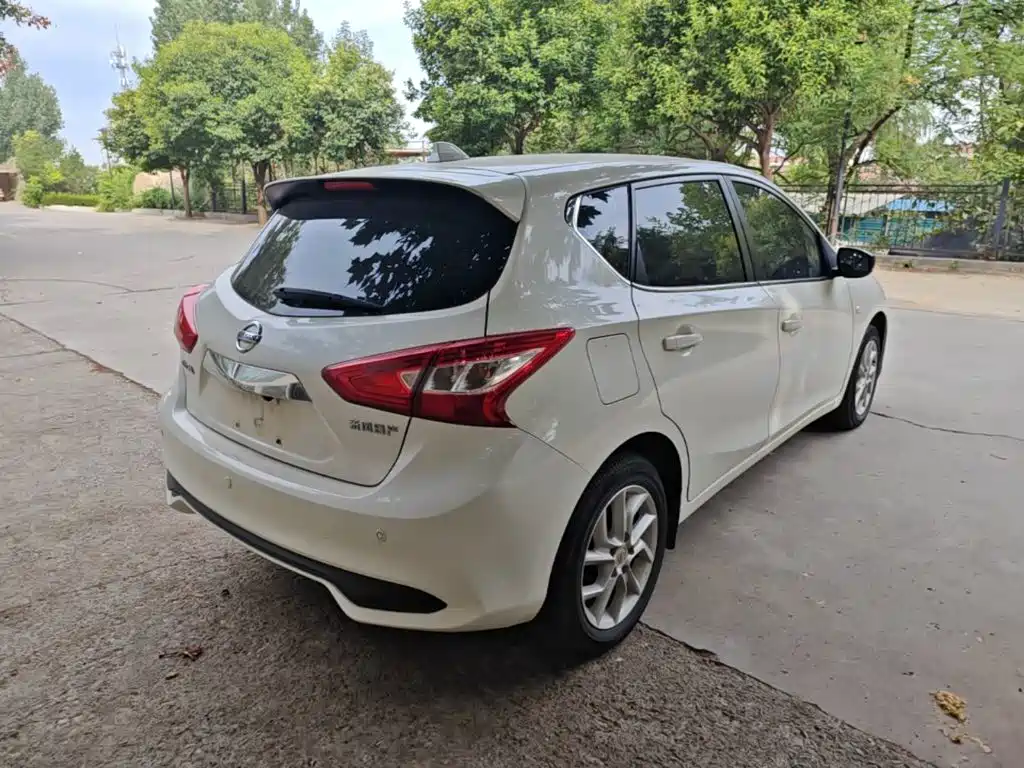 Nissan Tiida — миниатюра 7