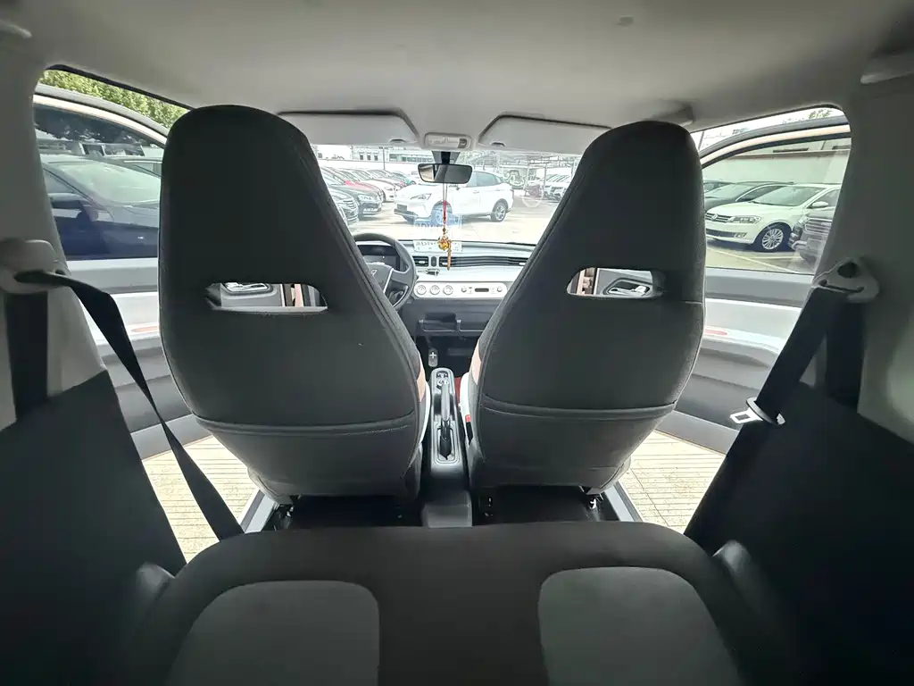 Wuling MINIEV — миниатюра 6