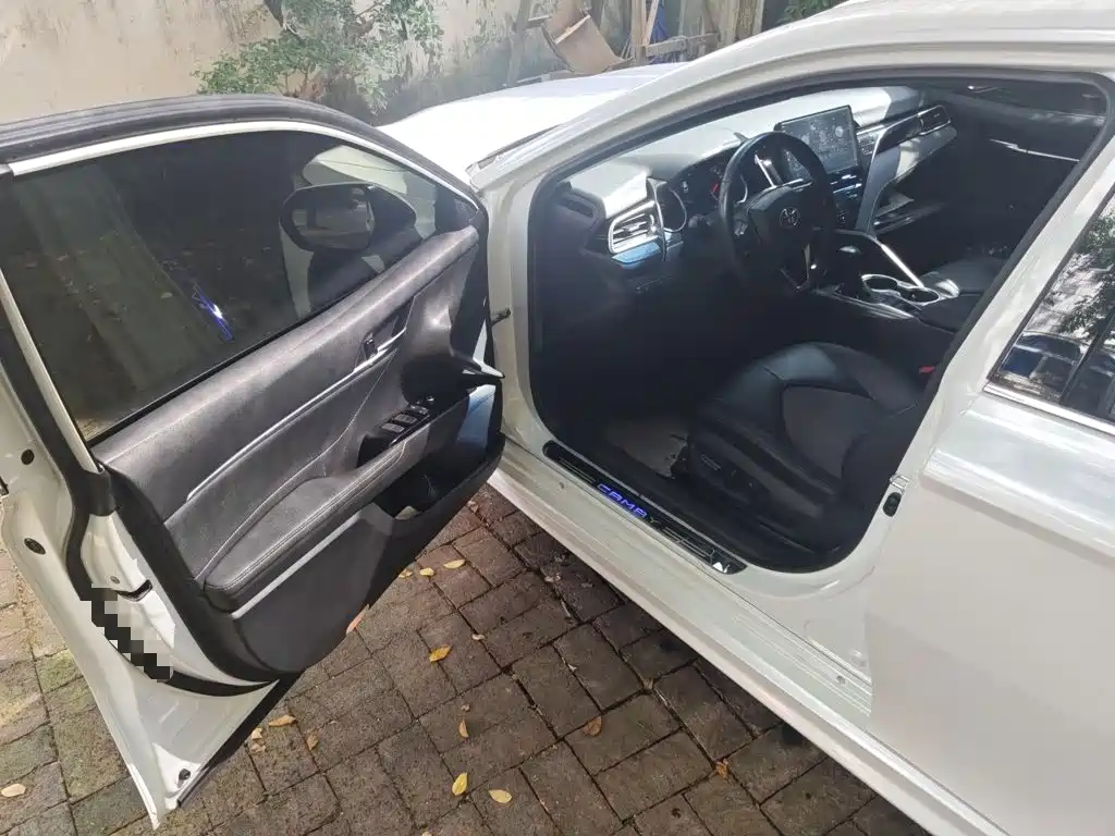 Toyota Camry — миниатюра 14