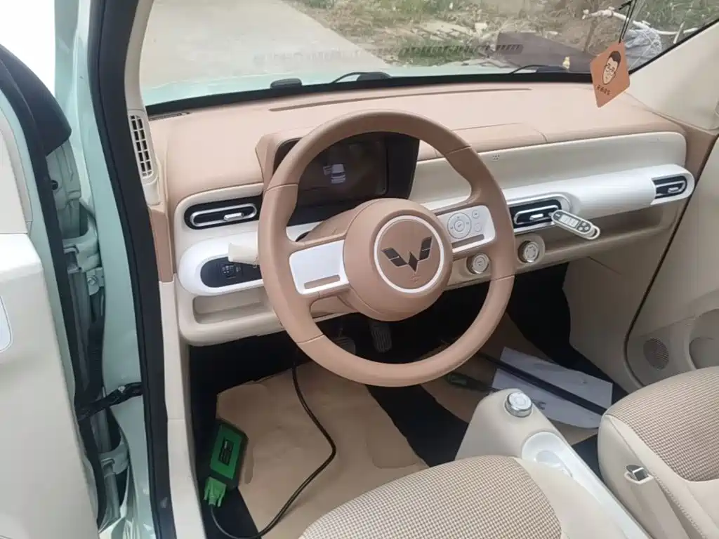 Wuling MINIEV — миниатюра 11