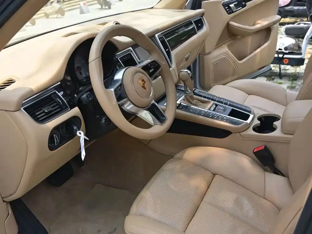 Porsche Macan — миниатюра 5