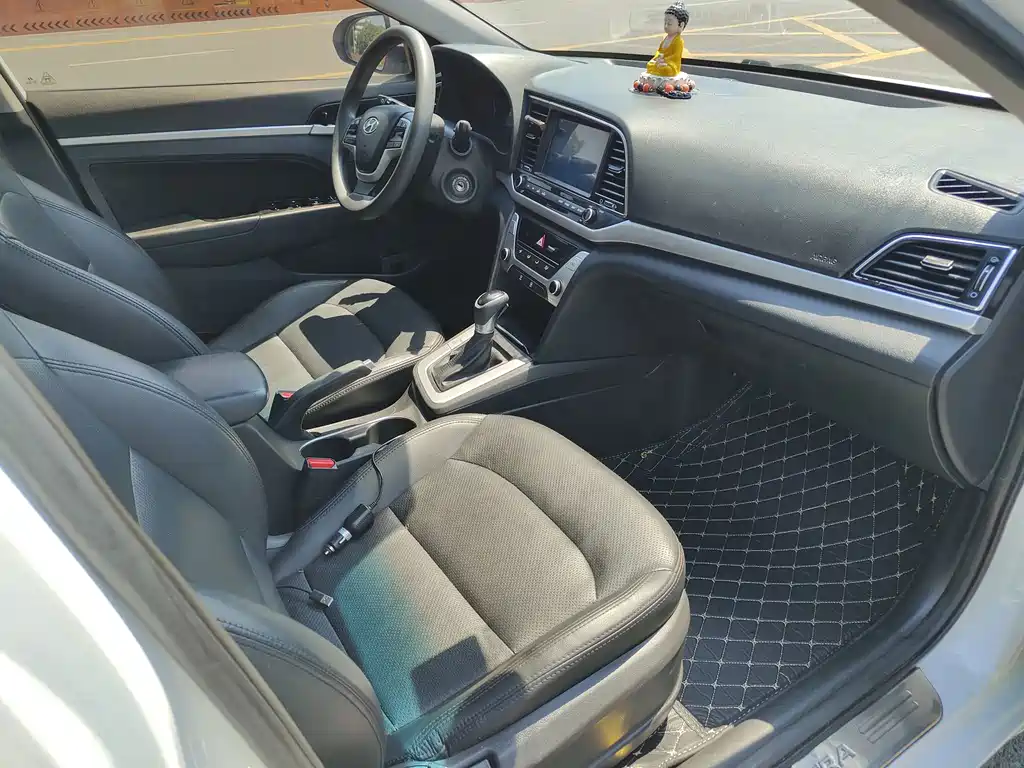 Hyundai Elantra — миниатюра 17