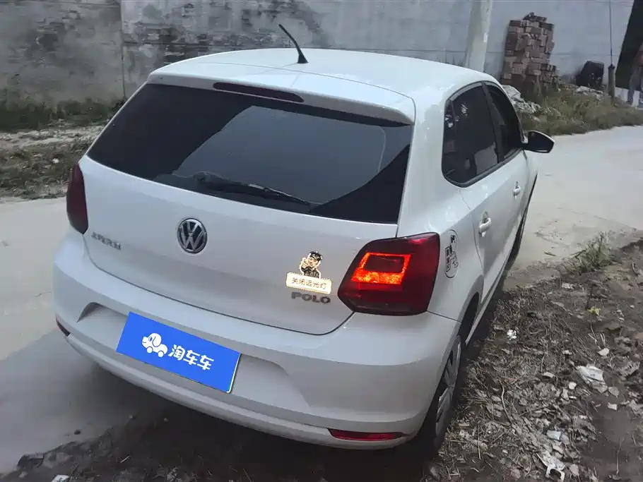 Volkswagen Polo 2016 1.4L MT