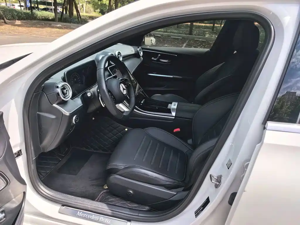 Mercedes-Benz C-Class — миниатюра 7