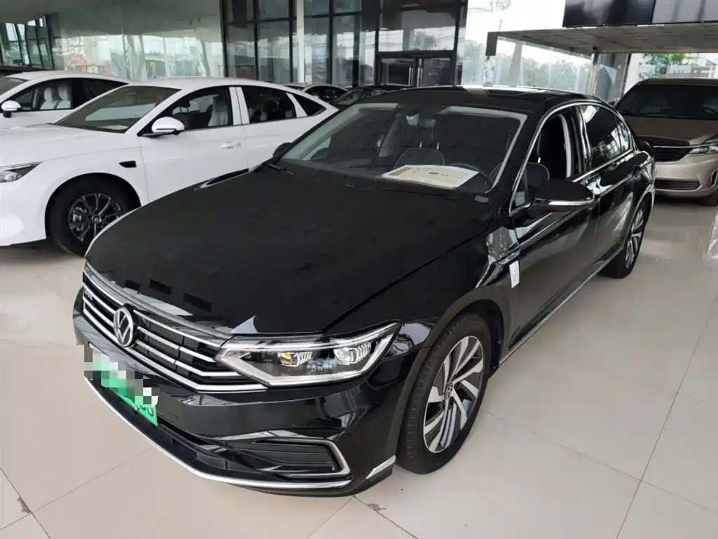 VOLKSWAGEN MAGOTAN GTE PLUG IN HYBRID