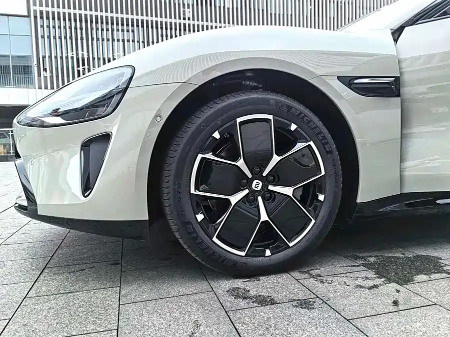 Xiaomi SU7