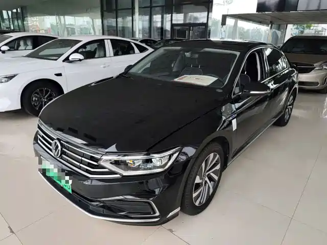 VOLKSWAGEN MAGOTAN GTE PLUG IN HYBRID 2025