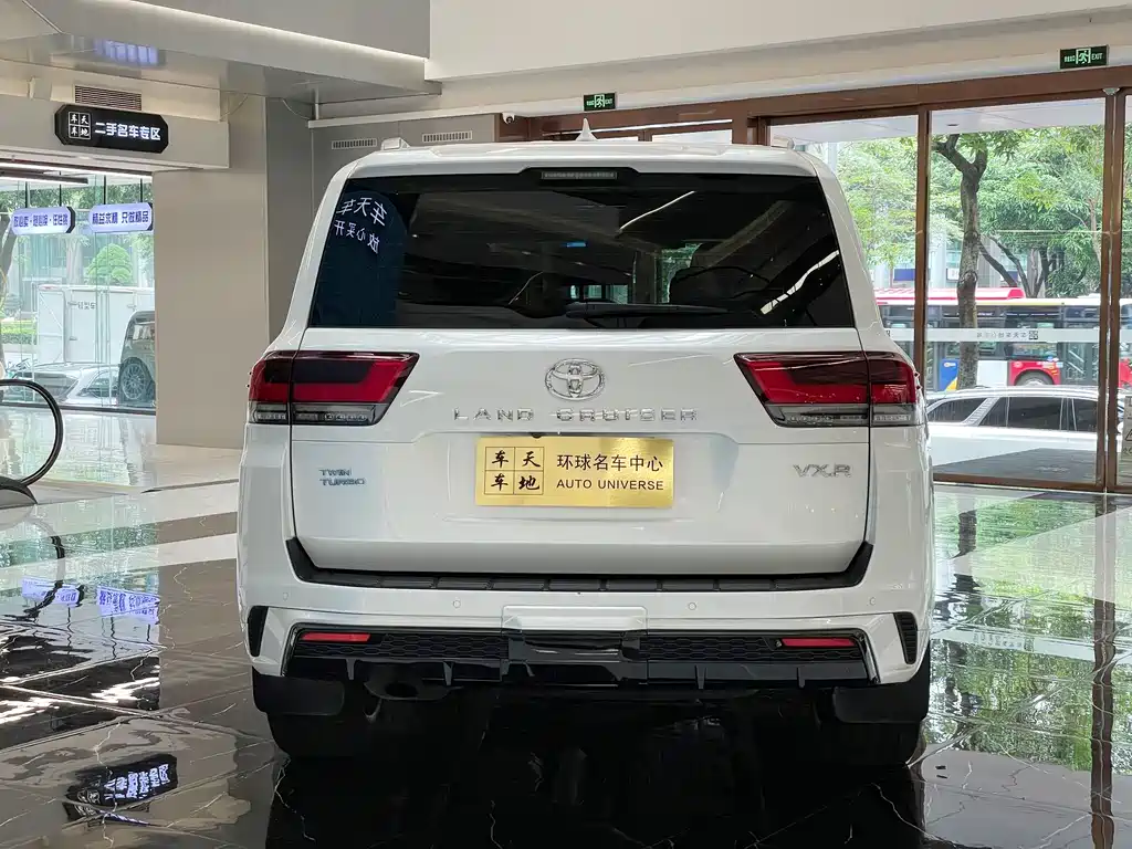 Toyota Land Cruiser 2023 3.5T VX-R