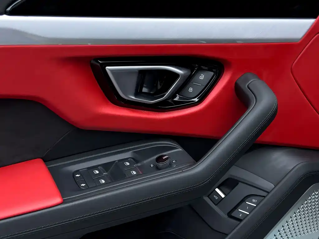 Lamborghini Urus — миниатюра 10