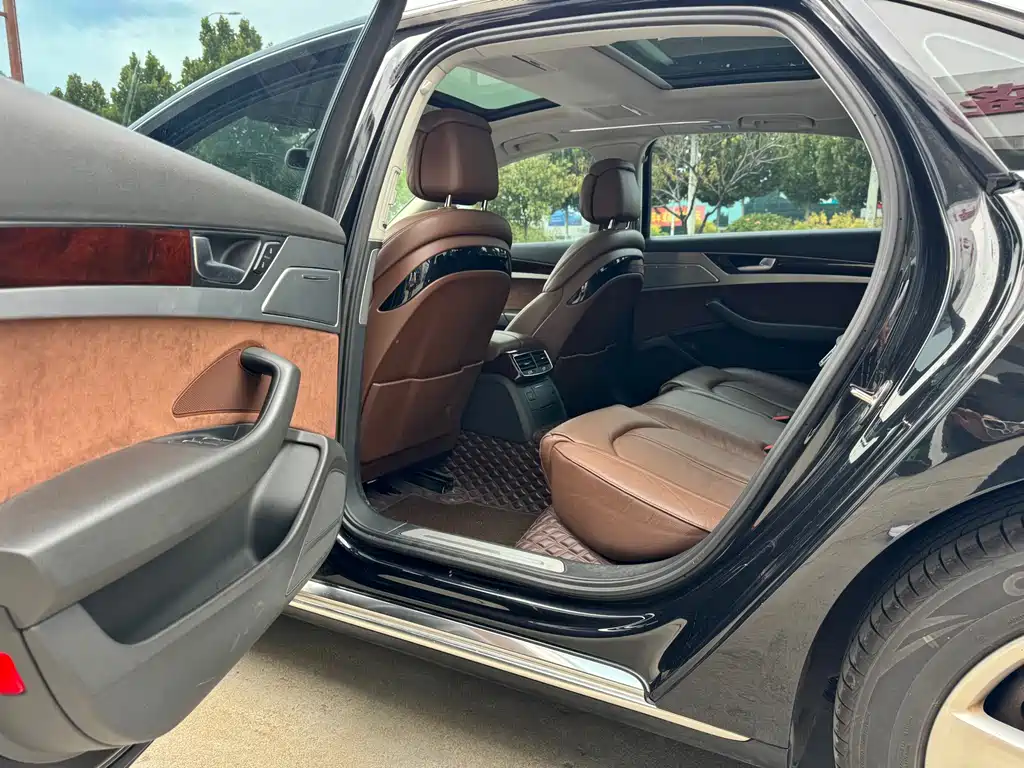 Audi A8 — миниатюра 9