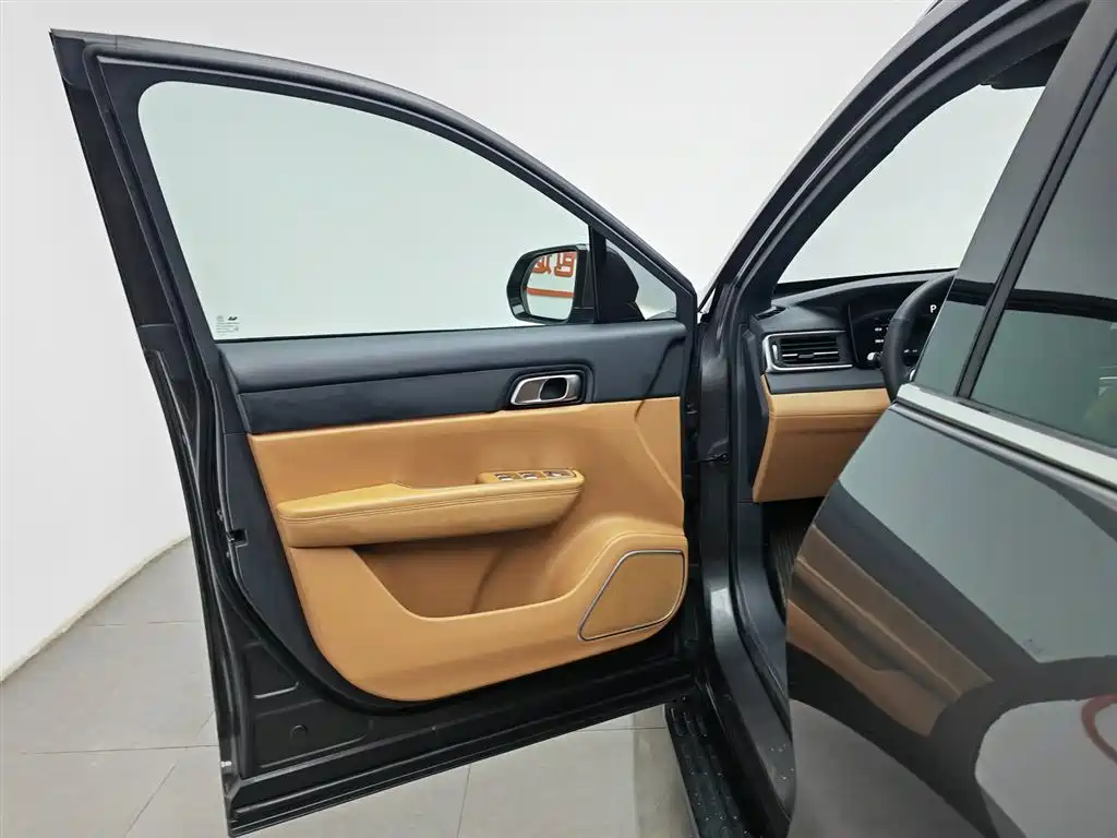 Li Auto ONE 2021 6 мест
