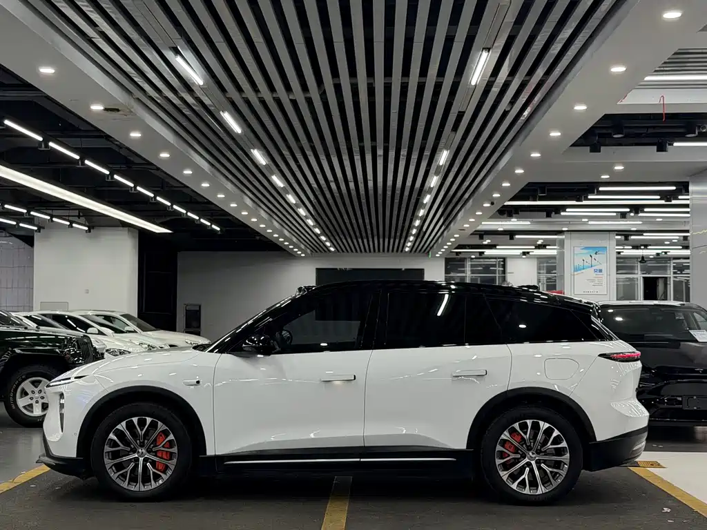 NIO ES6 — миниатюра 7