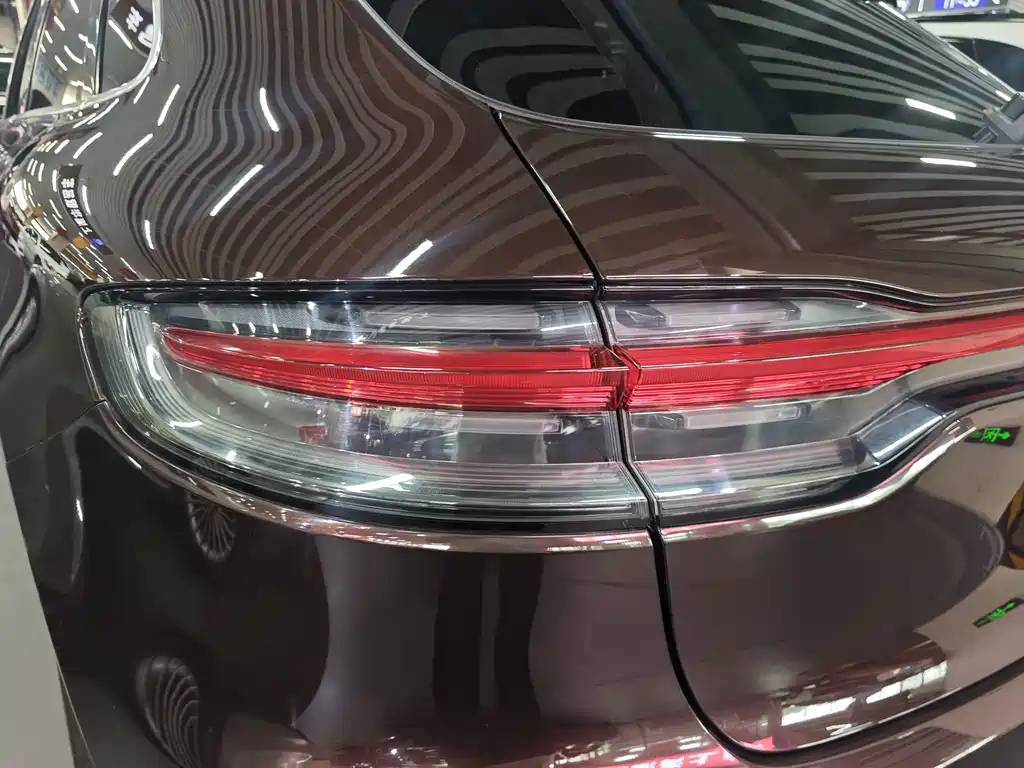 Porsche Macan — миниатюра 9